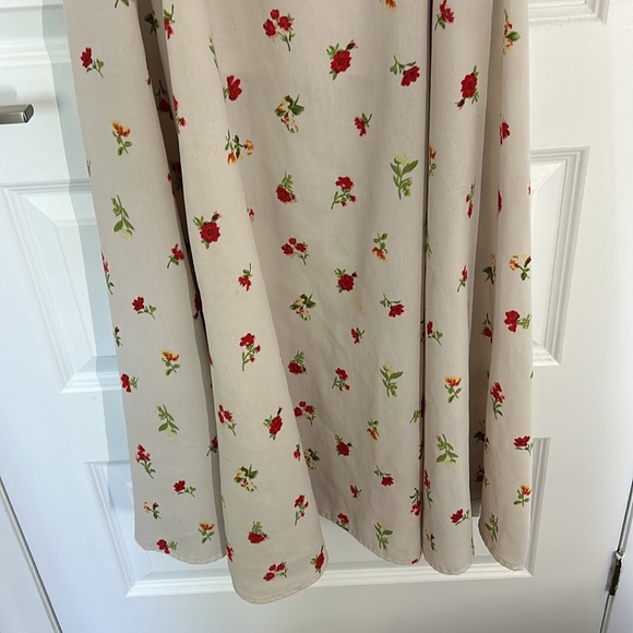 FOREVER 21 - Floral midi fit and flare puffu sleeves square neck floral large - Picture 6 of 13